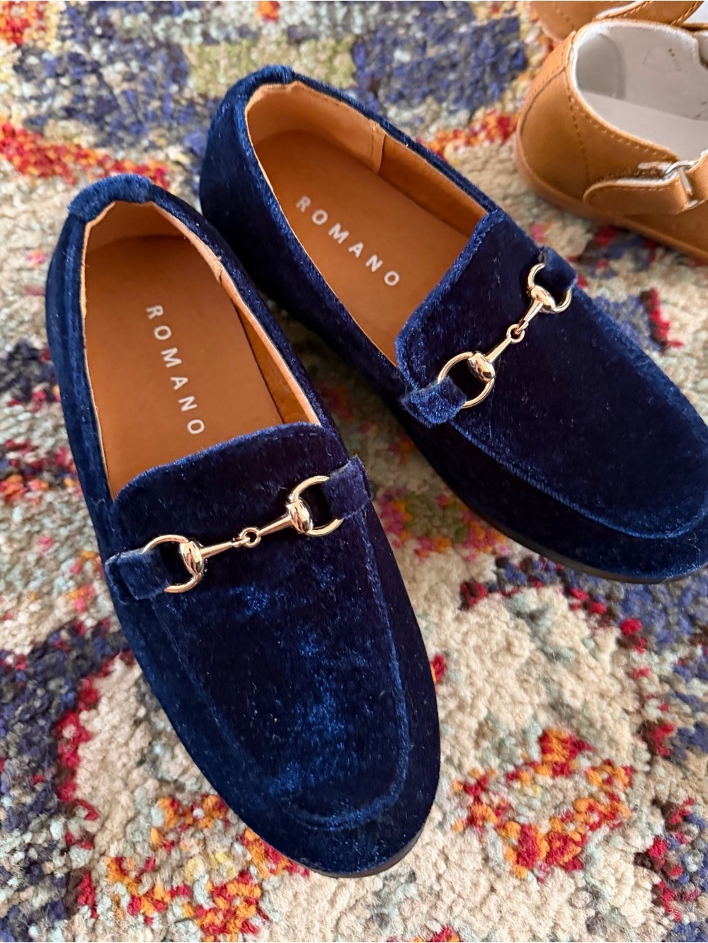 Romano blue Velvet Loafers toddler Boys Size 7 perfect condition Smoke pet free